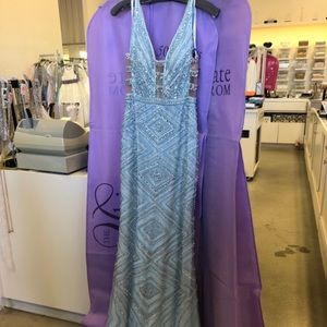 Classy baby blue Jovani formal dress from The Ultimate. Size 4, very comfortable